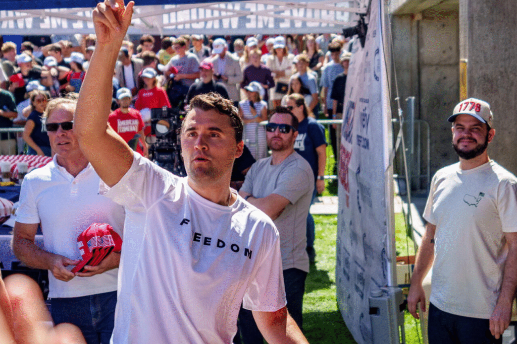 FBI recupera el arma usada en el asesinato de Charlie Kirk; cacería del tirador sigue activa