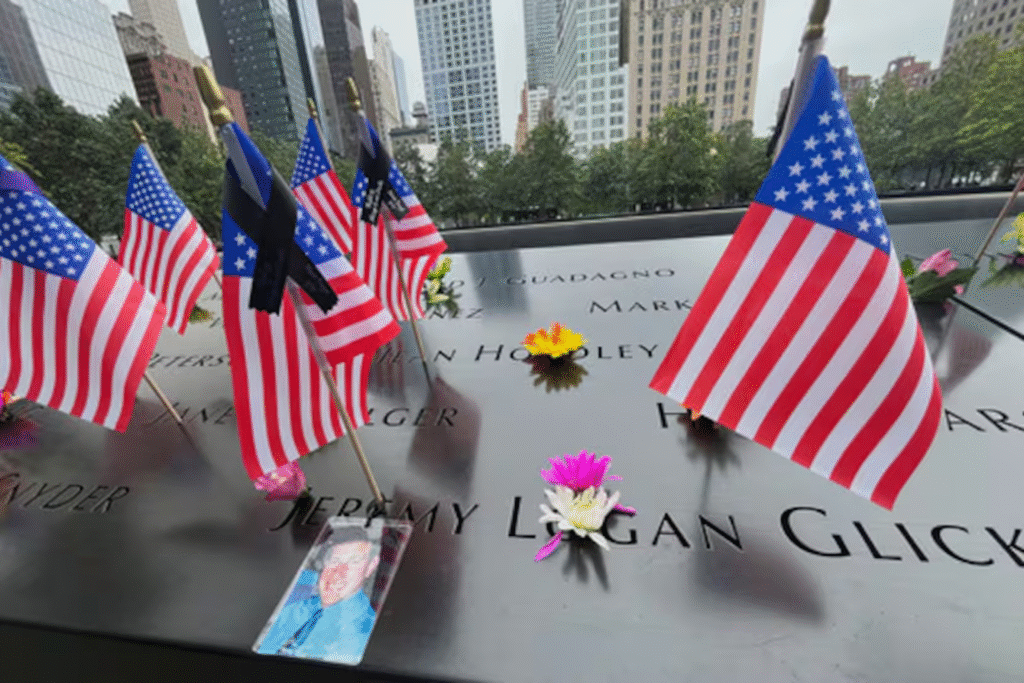 NYC recuerda a las víctimas del 911 a 24 años del ataque.